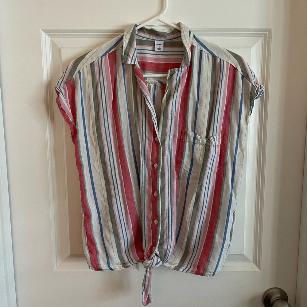 Old Navy Button-Down Tie Bottom Camp Shirt. Pink/Green Stripes, Size S.
